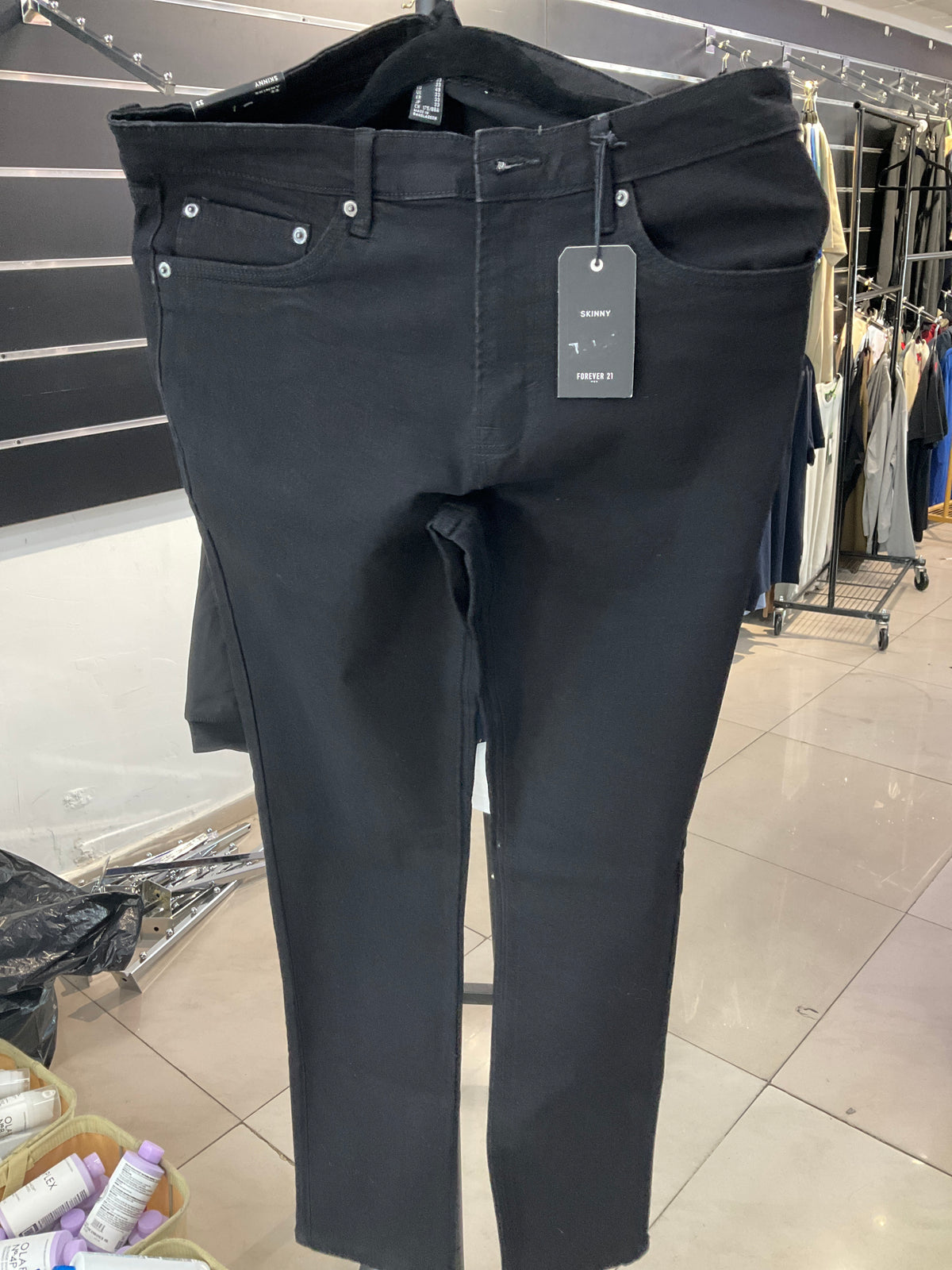 FOREVER 21 JEAN y JOGGER CABALLERO