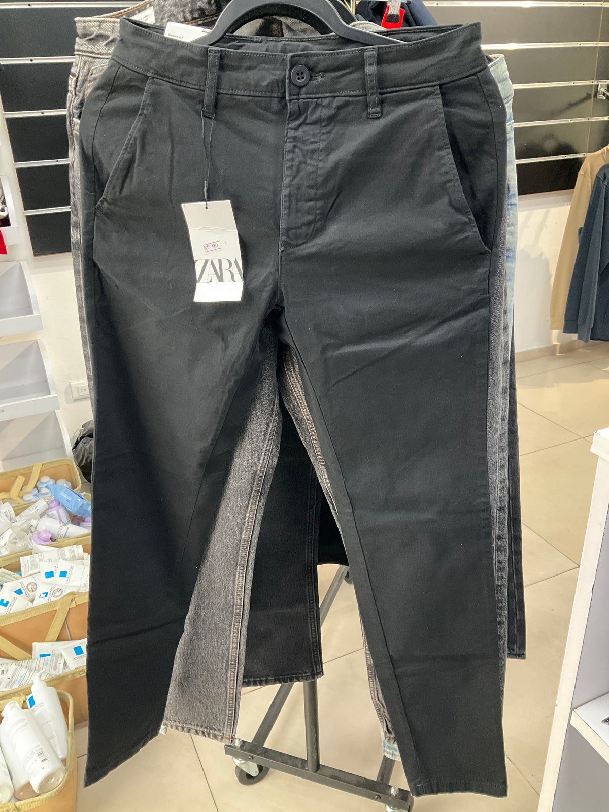 JEANS Y JOGGER ZARA
