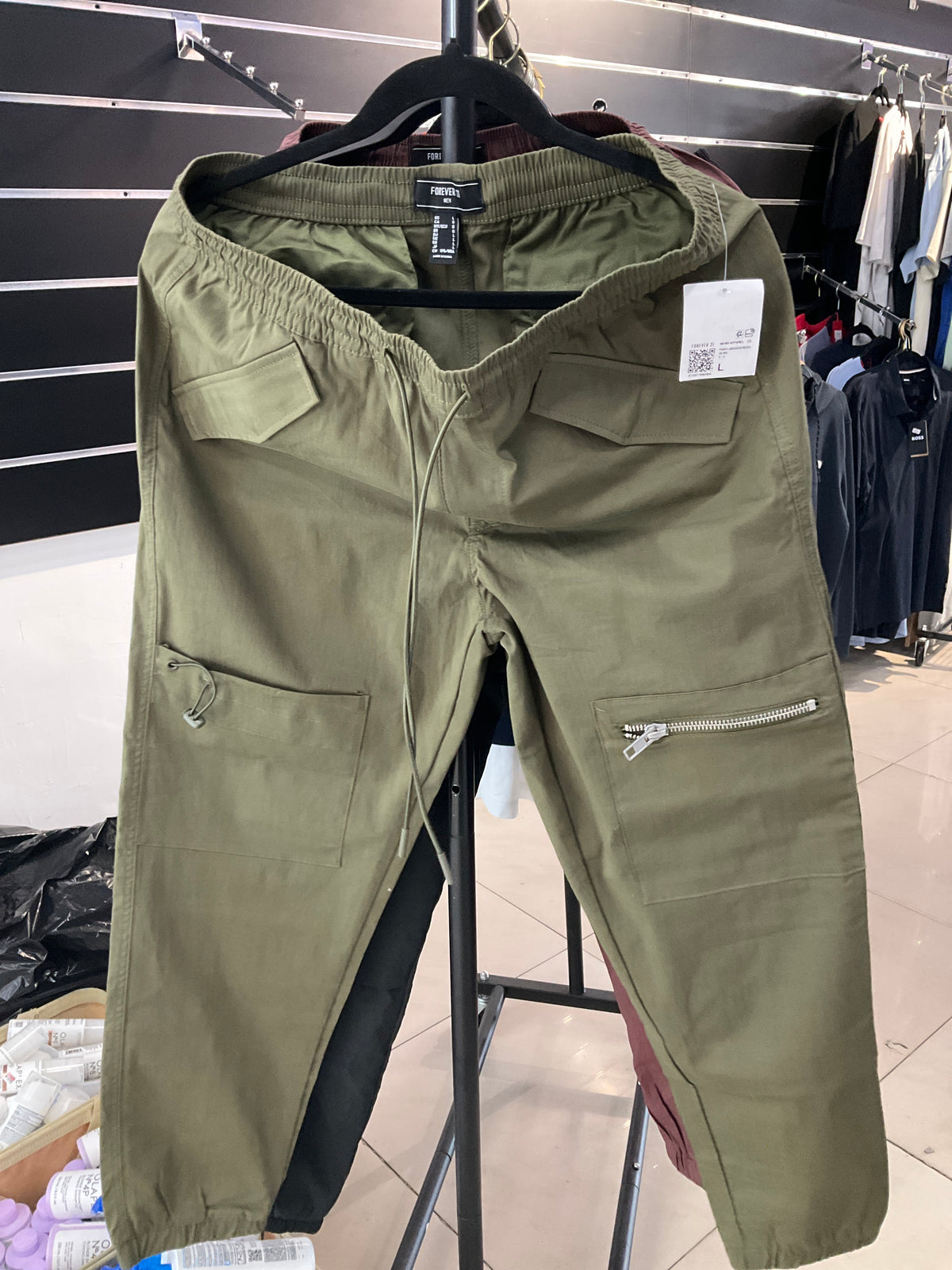 FOREVER 21 JEAN y JOGGER CABALLERO