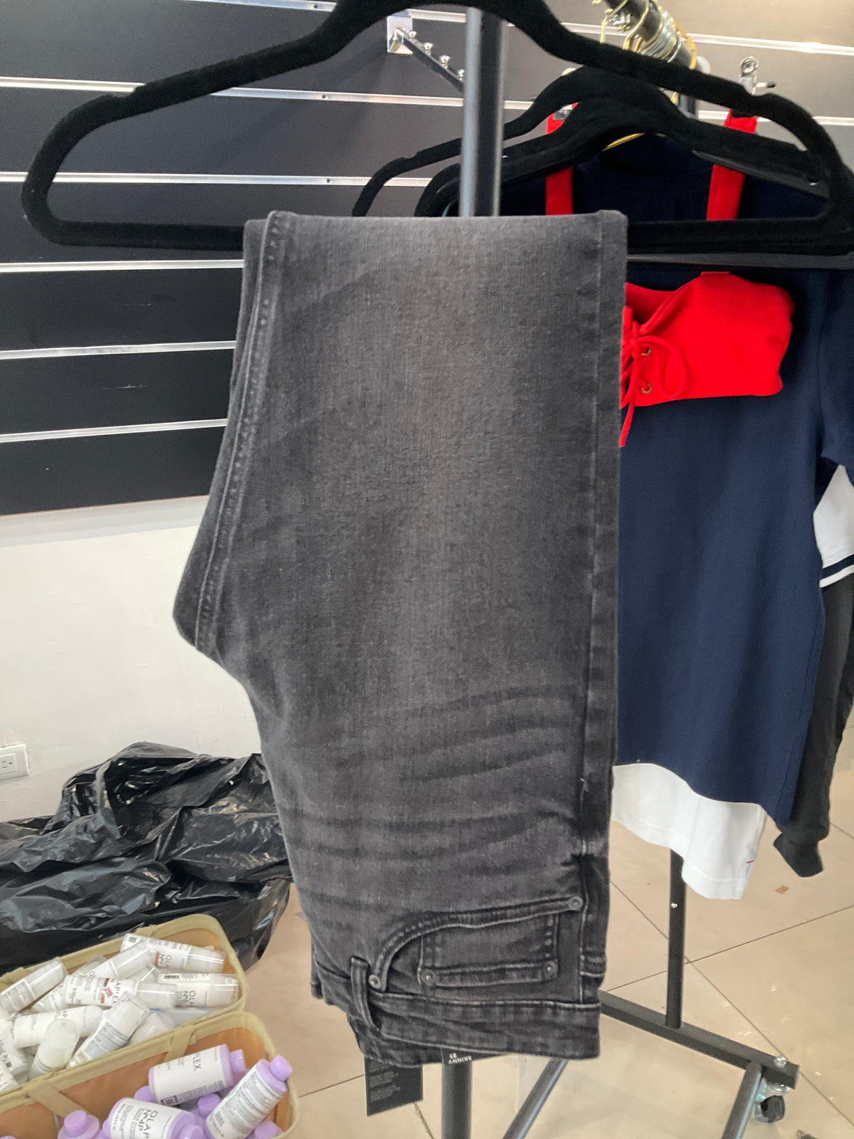 FOREVER 21 JEAN y JOGGER CABALLERO