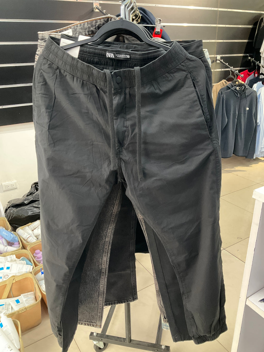 JEANS Y JOGGER ZARA