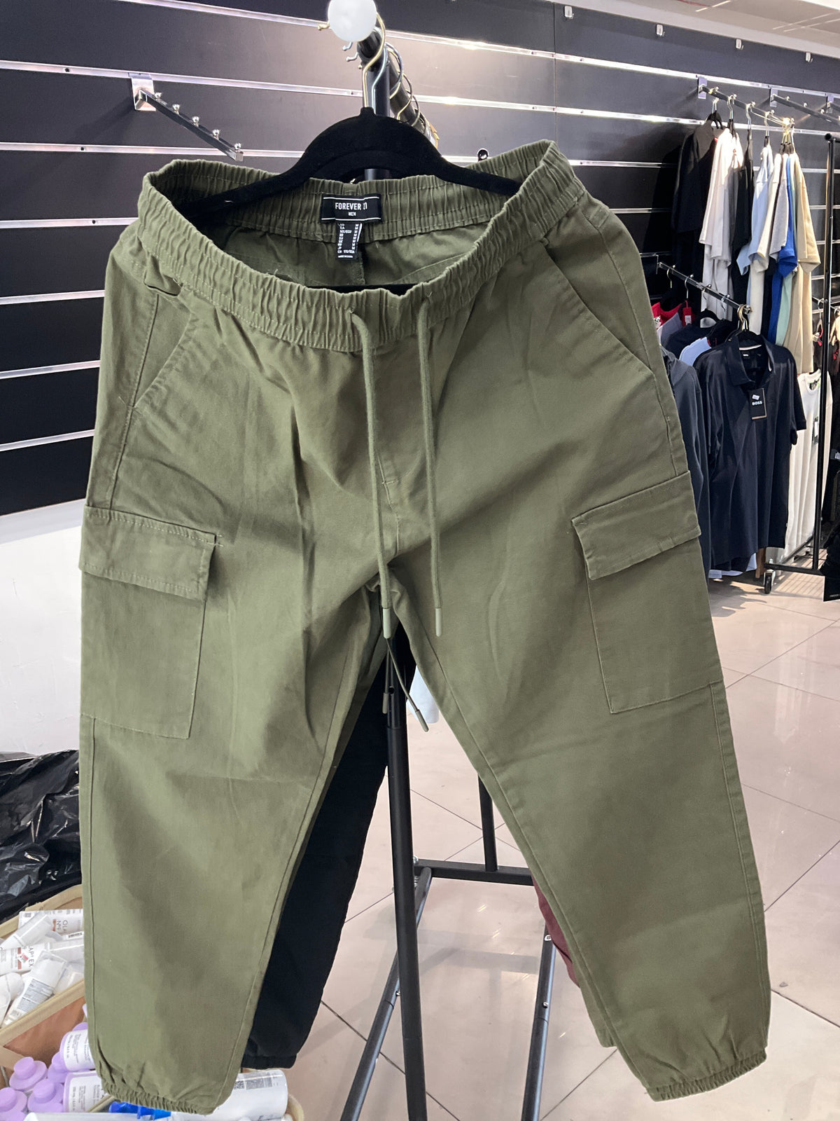 FOREVER 21 JEAN y JOGGER CABALLERO