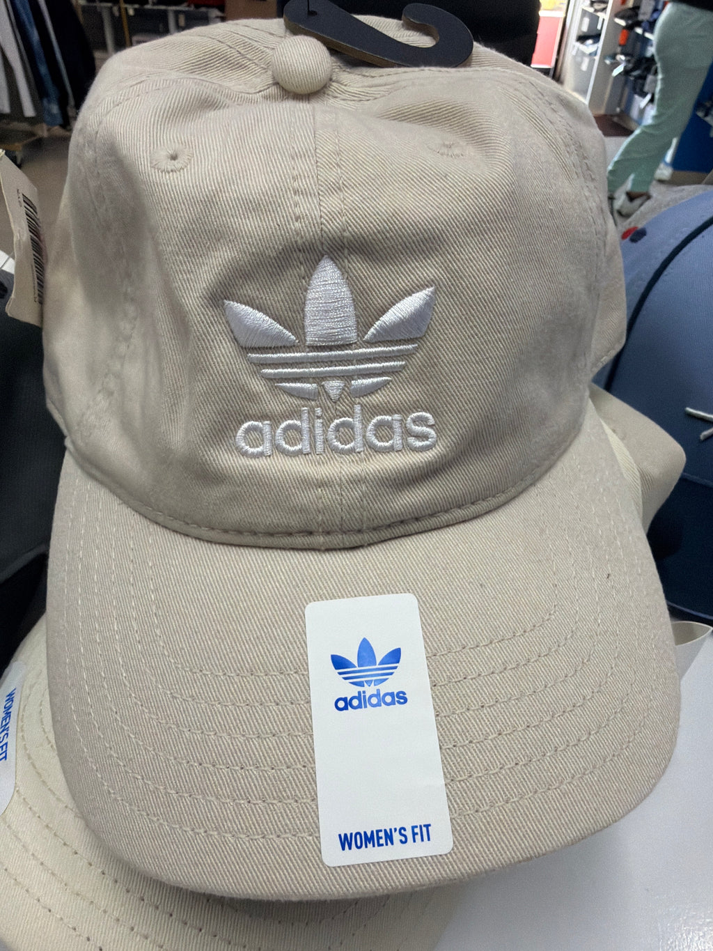 Gorras Adidas y surtidas