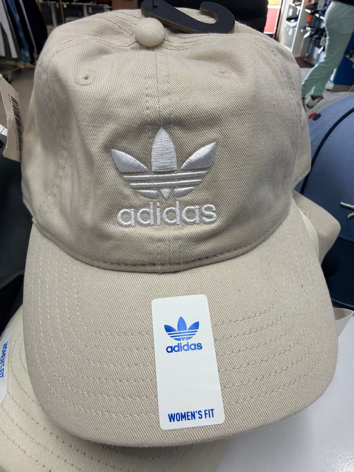 Gorras Adidas y surtidas