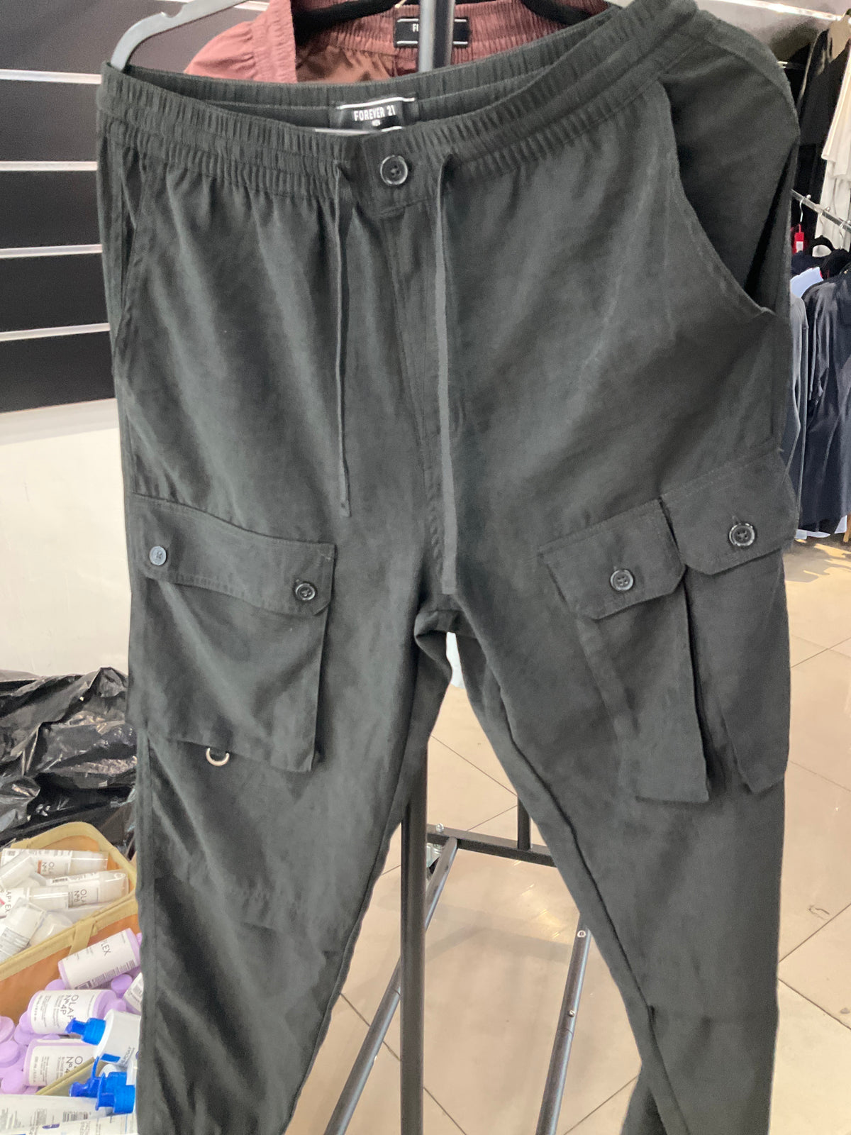 FOREVER 21 JEAN y JOGGER CABALLERO
