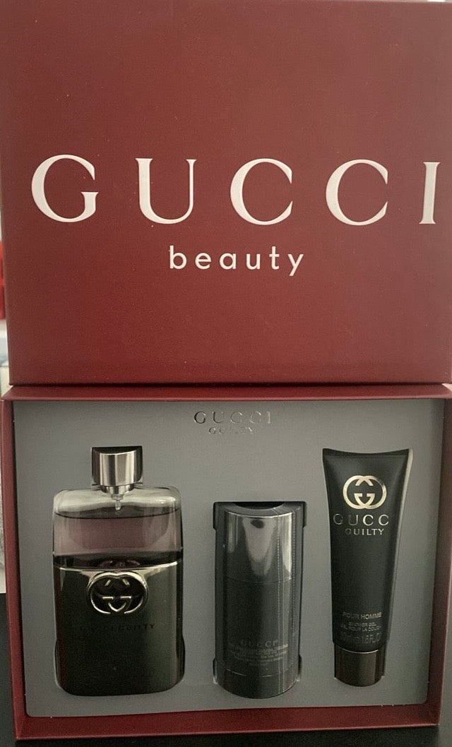 Gucci beauty set vinotinto