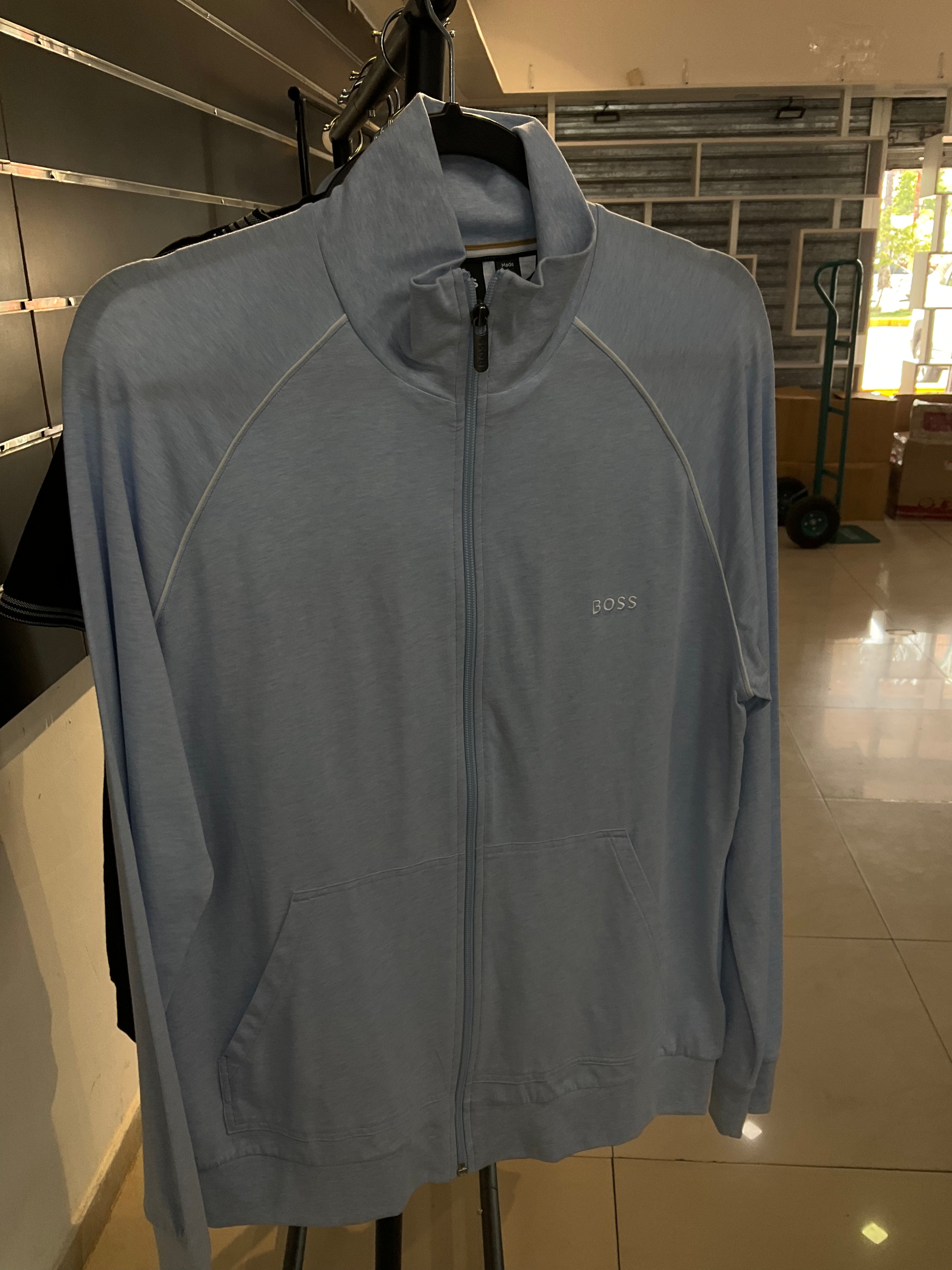 HUGO BOSS SUETERS